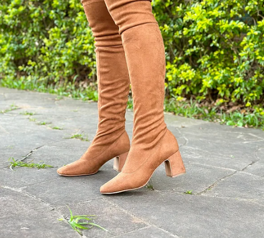 Bota Feminina Over Fernanda Caramelo em suede